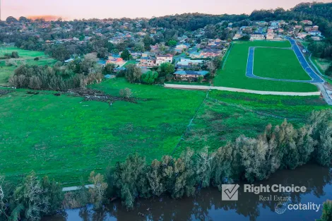 Property photo of 41 North Kiama Drive Kiama Downs NSW 2533