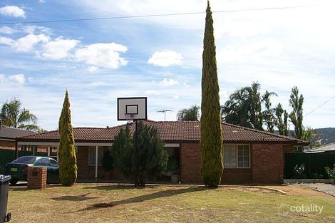 21 Inverness Cir, Camillo, WA 6111