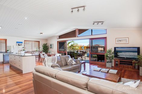 Property photo of 8 Ferny Fairway Burleigh Heads QLD 4220