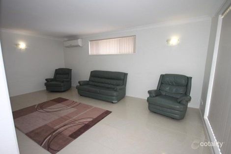 Property photo of 15 Banjos Circuit Hillvue NSW 2340