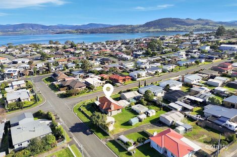 2 Cross St, Midway Point, TAS 7171