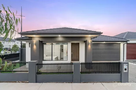 3 Hollyhock Rd, Craigieburn, VIC 3064