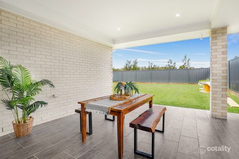 Property photo of 37 Haywards Bay Drive Haywards Bay NSW 2530