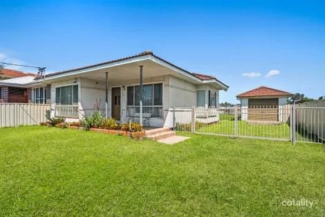 27 Addison Ave, Lake Illawarra, NSW 2528