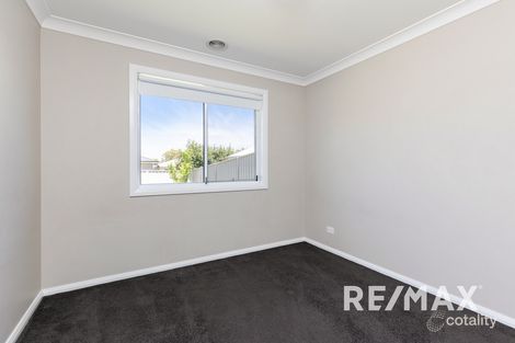 Property photo of 21 Wiveon Street Gobbagombalin NSW 2650