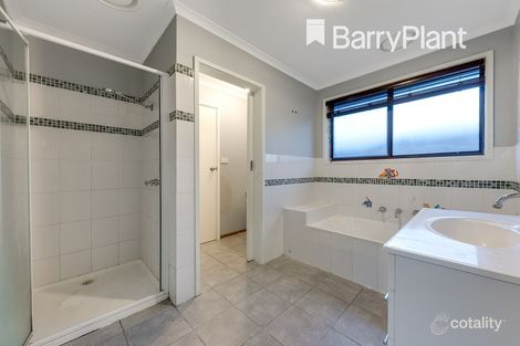 Property photo of 5 Barrington Drive Pakenham VIC 3810
