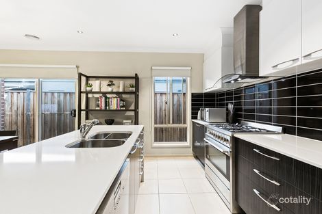 Property photo of 16 Tallawong Drive Doreen VIC 3754