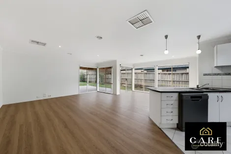 Property photo of 9 Silverwattle Drive Lyndhurst VIC 3975