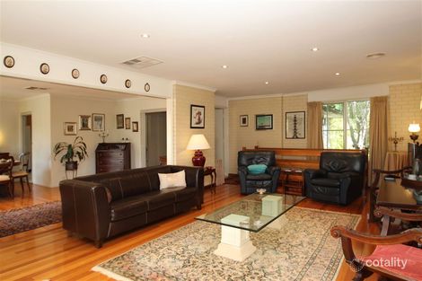 Property photo of 4 Sherwood Avenue Bellevue Heights SA 5050