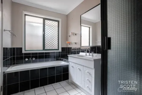 Property photo of 29 Dialba Crescent Tingalpa QLD 4173