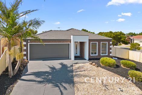 40 Bluehills Bvd, Pakenham, VIC 3810