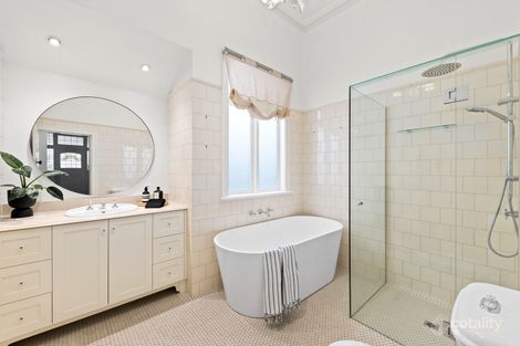 Property photo of 19 Myrnong Crescent Ascot Vale VIC 3032