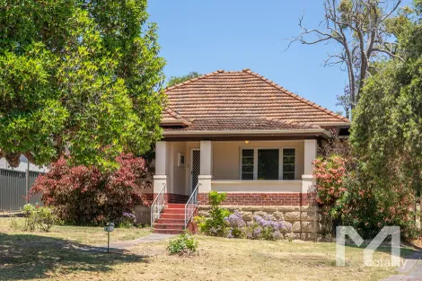 6 Redcourt Rd, Attadale, WA 6156