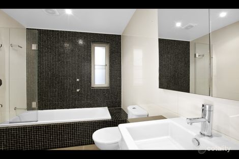 Property photo of 1/62 Upton Road Windsor VIC 3181