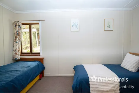 Property photo of 4 Acacia Court McMahons Creek VIC 3799