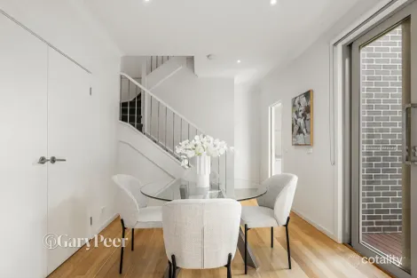 Property photo of 2/28 Station Avenue McKinnon VIC 3204