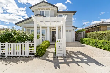 7 Lawrenson Cct, Jacka, ACT 2914