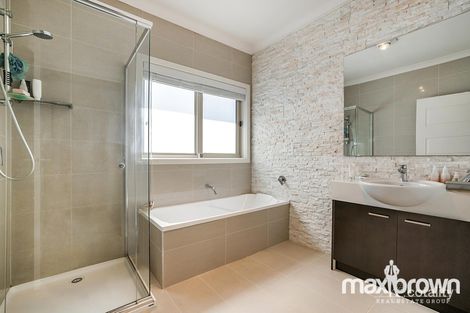 Property photo of 2/395 Hull Road Mooroolbark VIC 3138