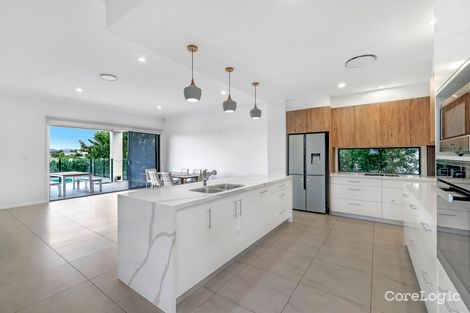 Property photo of 30 Lakeview Boulevard Mermaid Waters QLD 4218