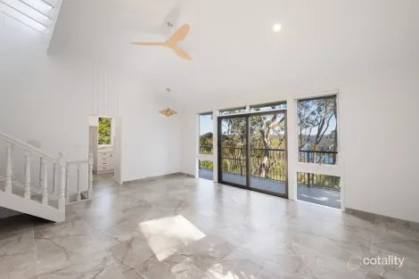 Property photo of 32 Birubi Crescent Bilgola Plateau NSW 2107