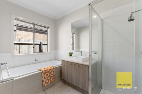 Property photo of 22 Shearwater Drive Armstrong Creek VIC 3217