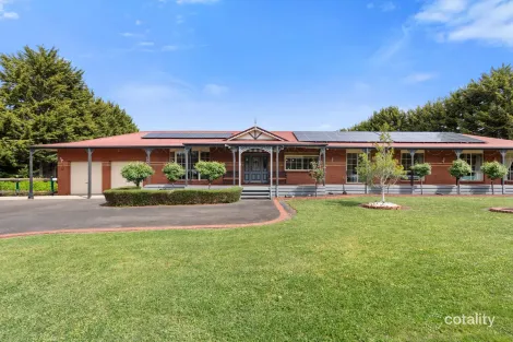 Property photo of 33 King William Court Wallan VIC 3756
