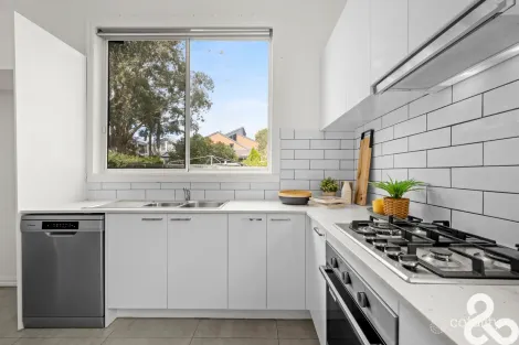 Property photo of 74 Rossmoyne Street Thornbury VIC 3071