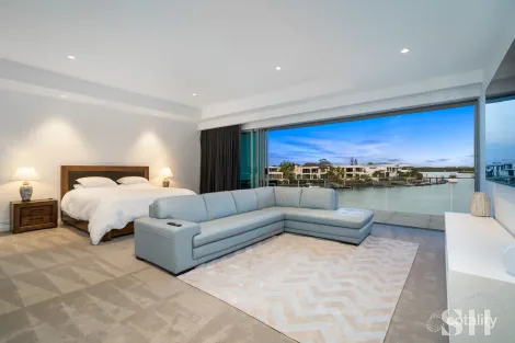 Property photo of 1019 Edgecliff Drive Hope Island QLD 4212