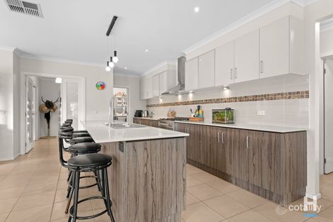 Property photo of 40 Tamara Circuit Langwarrin VIC 3910