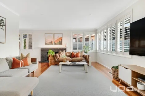 Property photo of 9 Cornwall Close Gladstone Park VIC 3043