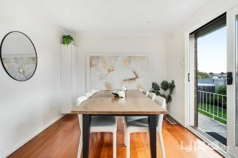 Property photo of 9 Cornwall Close Gladstone Park VIC 3043