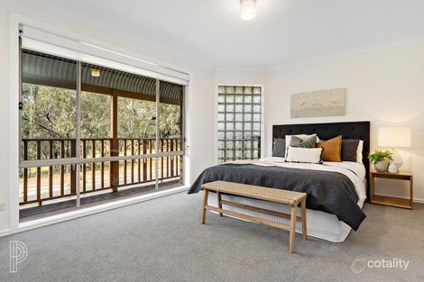 Property photo of 29 Kinlyside Avenue Jerrabomberra NSW 2619