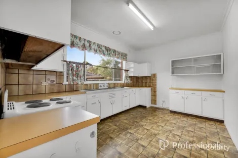 Property photo of 8 Arianne Road Glen Waverley VIC 3150