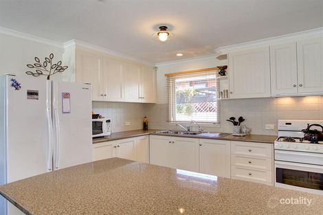 13 Valerian Ct, Christie Downs, SA 5164