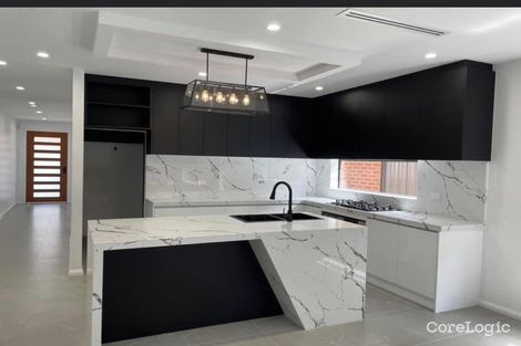 Property photo of 33 Bowenia Avenue Craigieburn VIC 3064