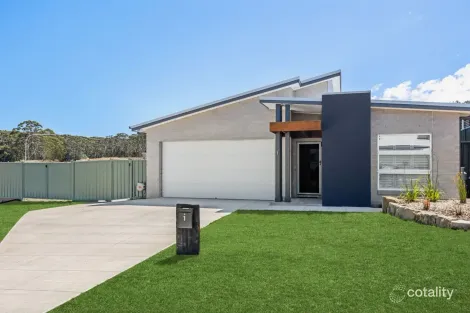 1 Brookwater Cres, Mollymook Beach, NSW 2539