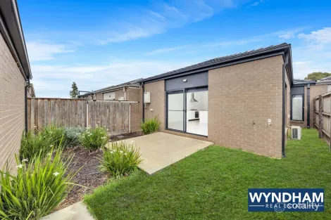 Property photo of 9 Zesty Walk Manor Lakes VIC 3024