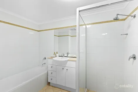 Property photo of 4/74-76 Old Pittwater Road Brookvale NSW 2100