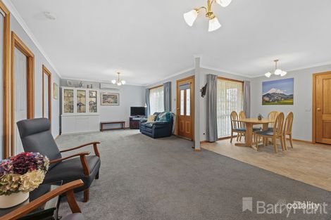 Property photo of 12 Rees Close Drouin VIC 3818