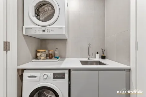 Property photo of 2/7 State Circle Forrest ACT 2603