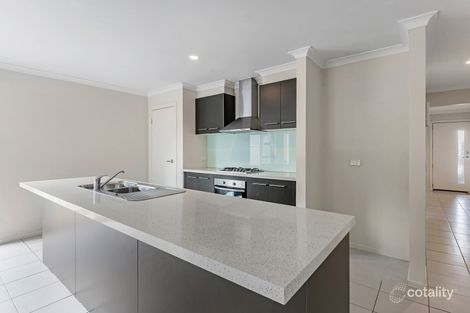 Property photo of 27 Cable Circuit Craigieburn VIC 3064