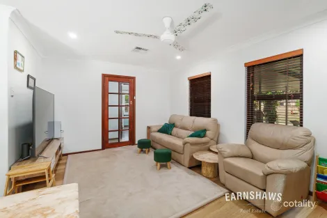Property photo of 23 Chartwell Way Swan View WA 6056