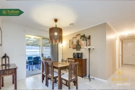 Property photo of 1 Strabane Way Hampton Park VIC 3976