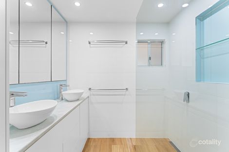 Property photo of 20 Strathallen Drive Boronia Heights QLD 4124