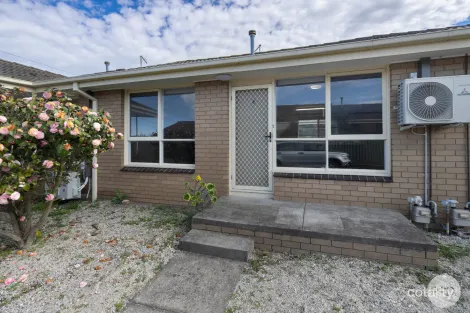 Property photo of 2/22 Marie Crescent Wendouree VIC 3355