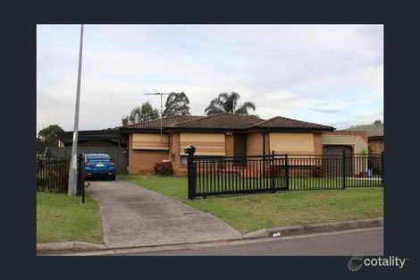 19 Adrian St, Macquarie Fields, NSW 2564