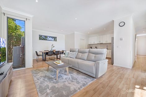Property photo of 2 Garrawang Lane Burwood East VIC 3151