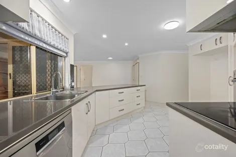 Property photo of 79 Equestrian Drive Yamanto QLD 4305