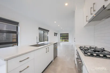 Property photo of 13/14 Outlook Way Sunbury VIC 3429