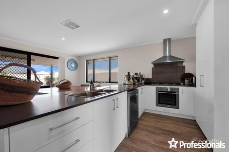 Property photo of 16 Lugger Outlook Glenfield WA 6532